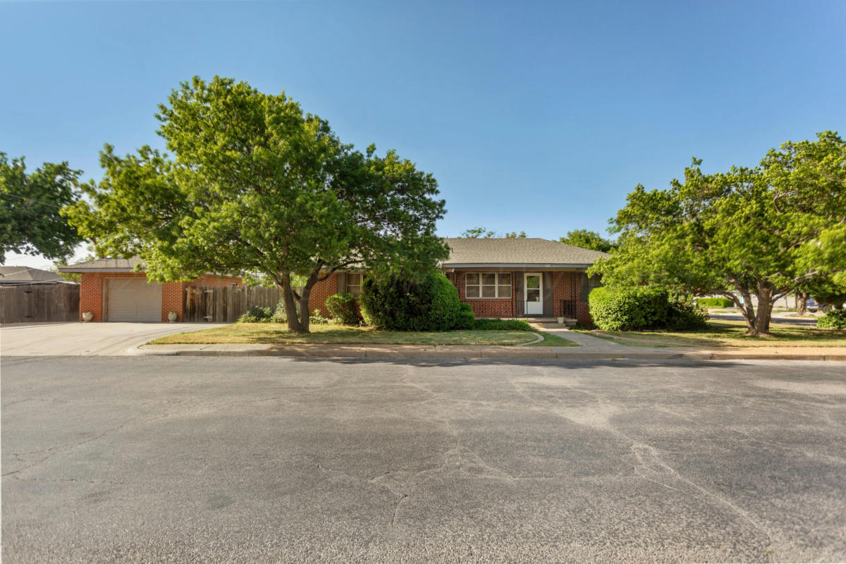 621 E 18TH AVE, PAMPA, TX 79065, photo 1 of 36